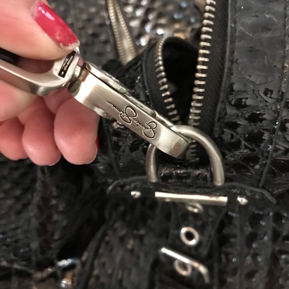 Jessica Simpson black XL alligator embossed patent leather bag crossbody strap - Picture 11 of 13